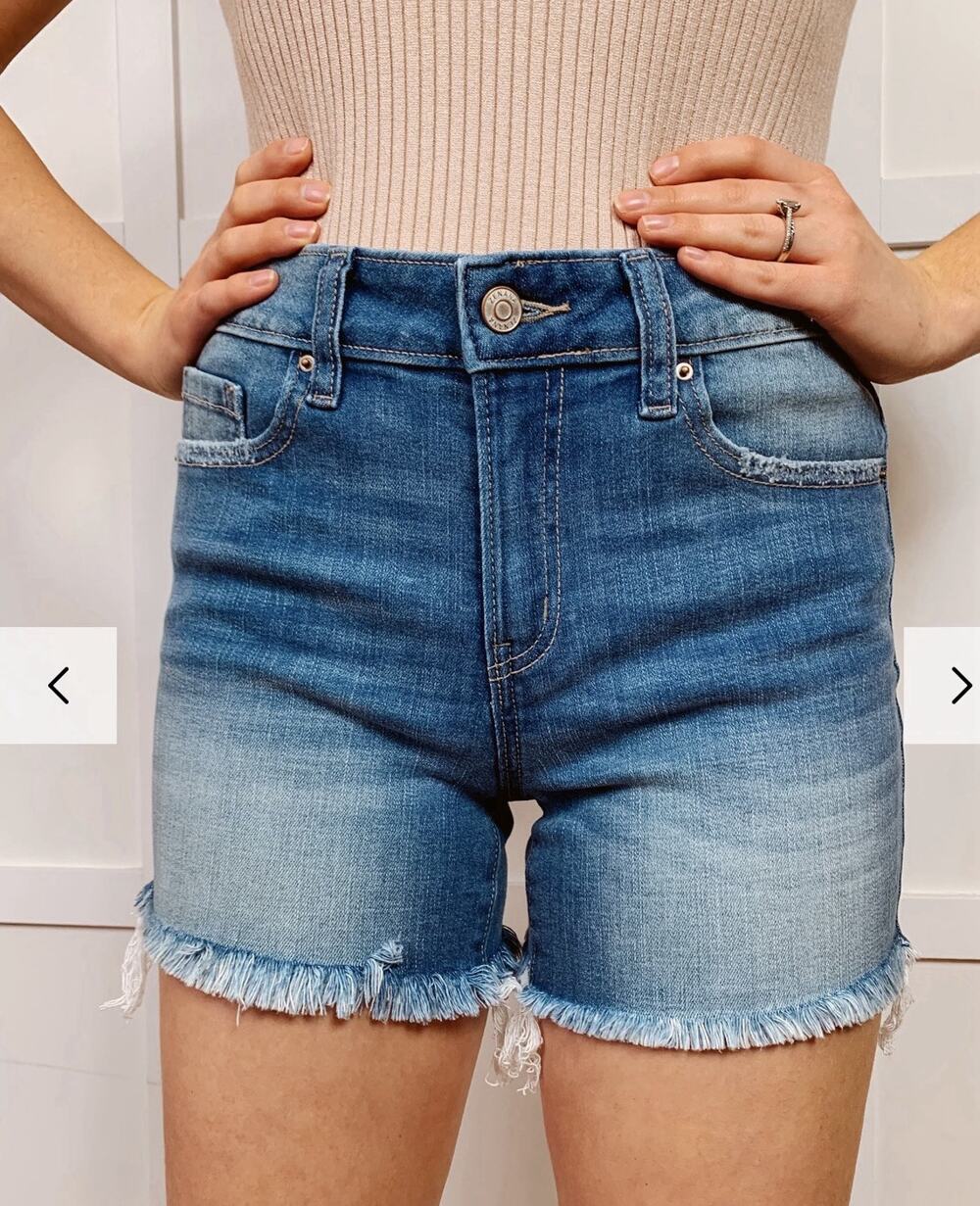 Zenana Jessie Frayed Hem Denim 4" Shorts Womens M